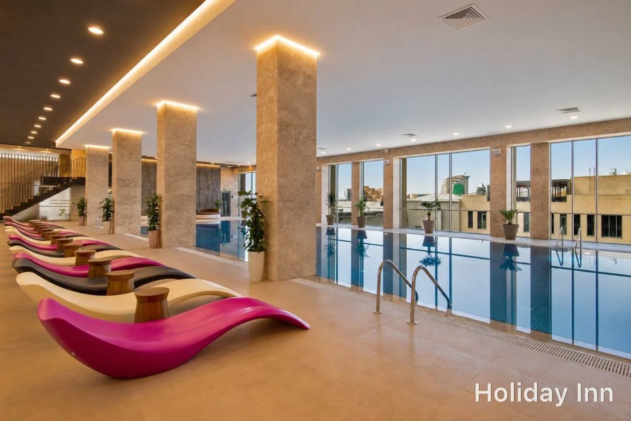 Book Your 5★ Luxury Stay & Enjoy a Complimentary Transfer