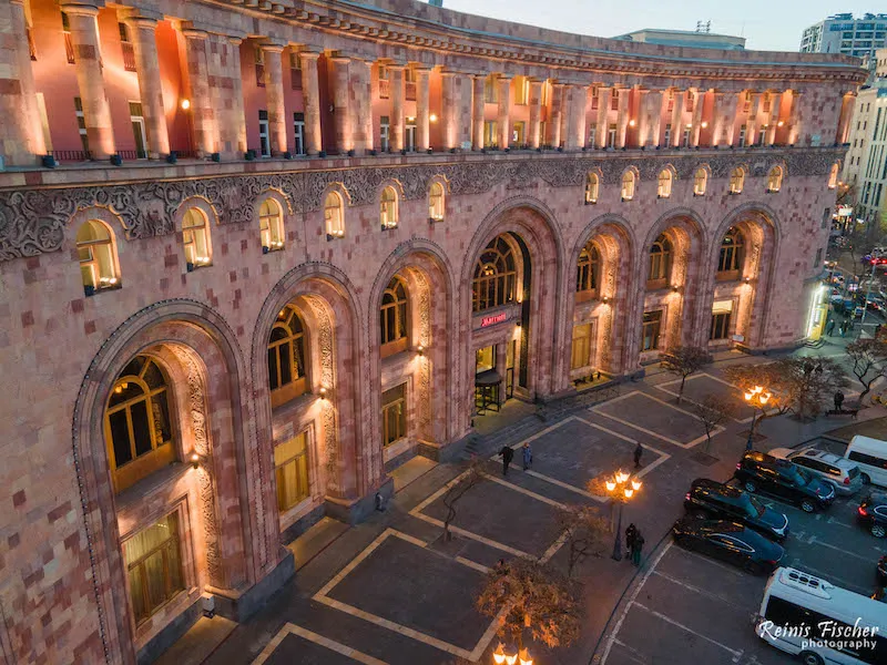 Book Your 5★ Luxury Stay & Enjoy a Complimentary Transfer