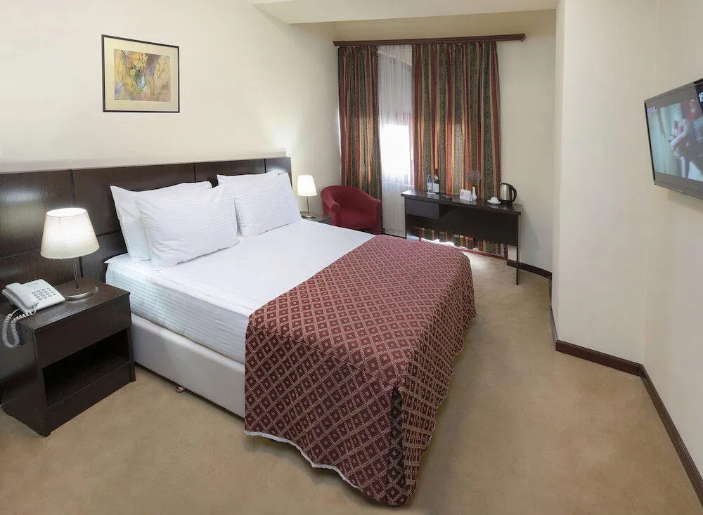 Comfortable 3★ Stay — Book Your Hotel Today!