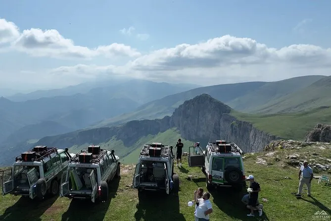 Dimats Offroad-Abenteuer & Stadtrundfahrt durch Jerewan