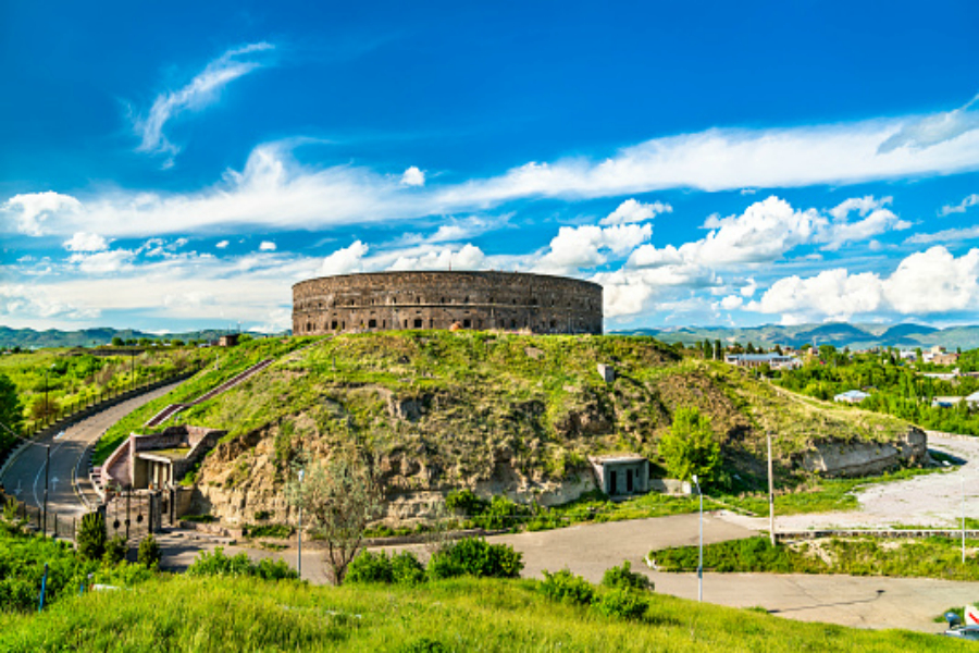 Чёрная крепость - | Silk Road Armenia